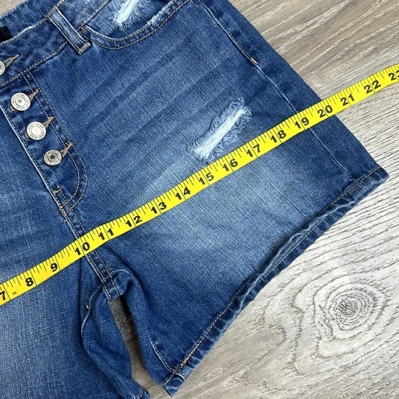 Vervet Women’s Boyfriend Fit Distressed Button-Fly Denim Shorts Sz 27 - Picture 6 of 9